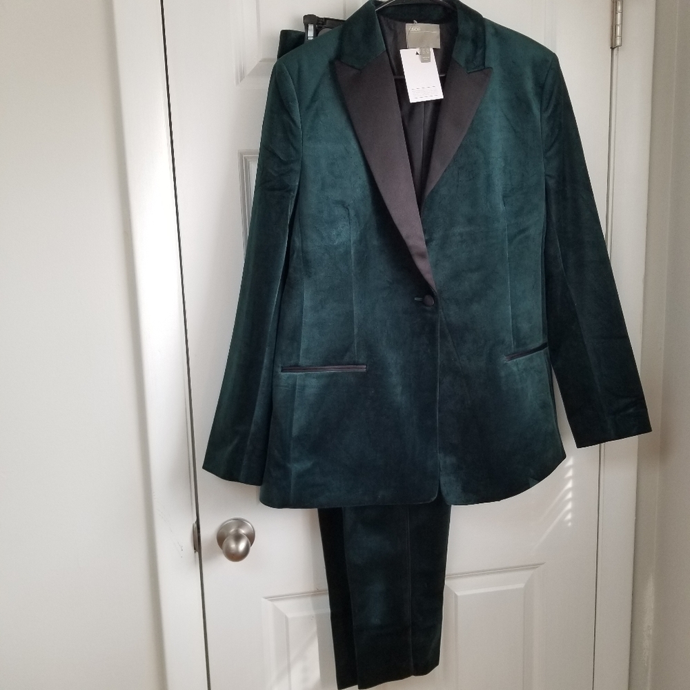 🌲BNWT Asos Tall Velvet  Suit⚘